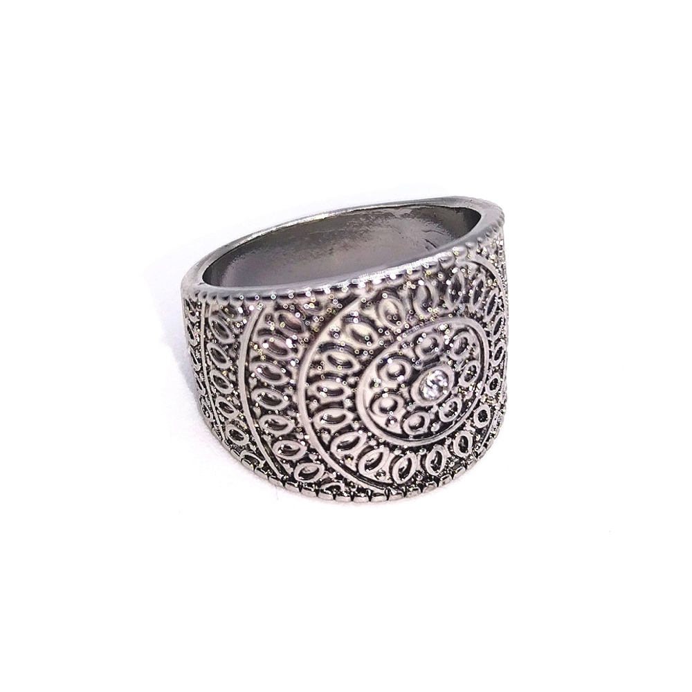 1980s Vintage Boho Aztec Silver tone Cubic Zirconia Ring Size 8 Vintage Style - Picture 2 of 4